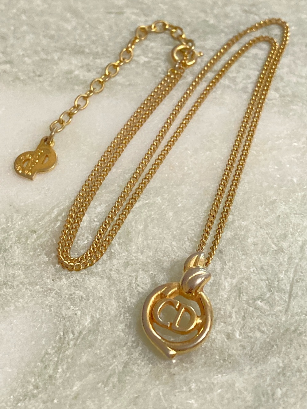 🍑 Dior Vintage Necklace